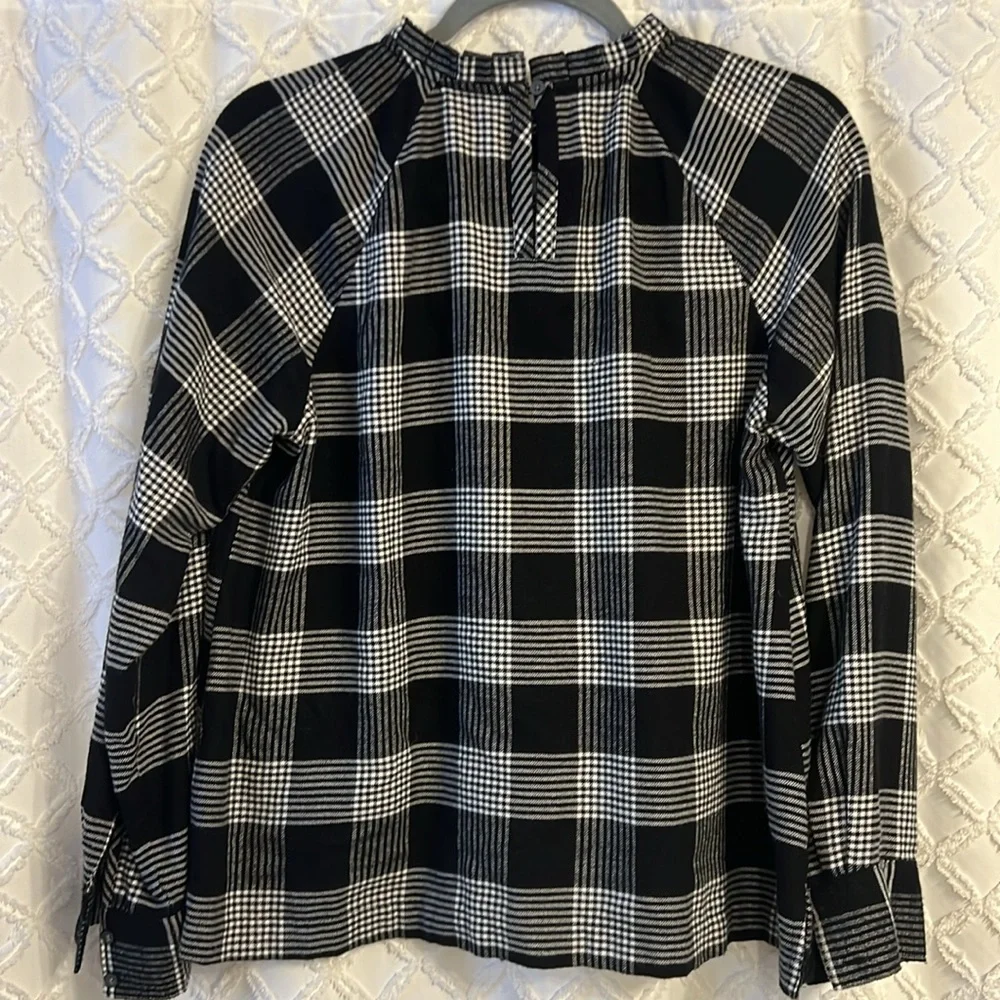 LOFT Ruffle Neck Flannel - Picture 5 of 7